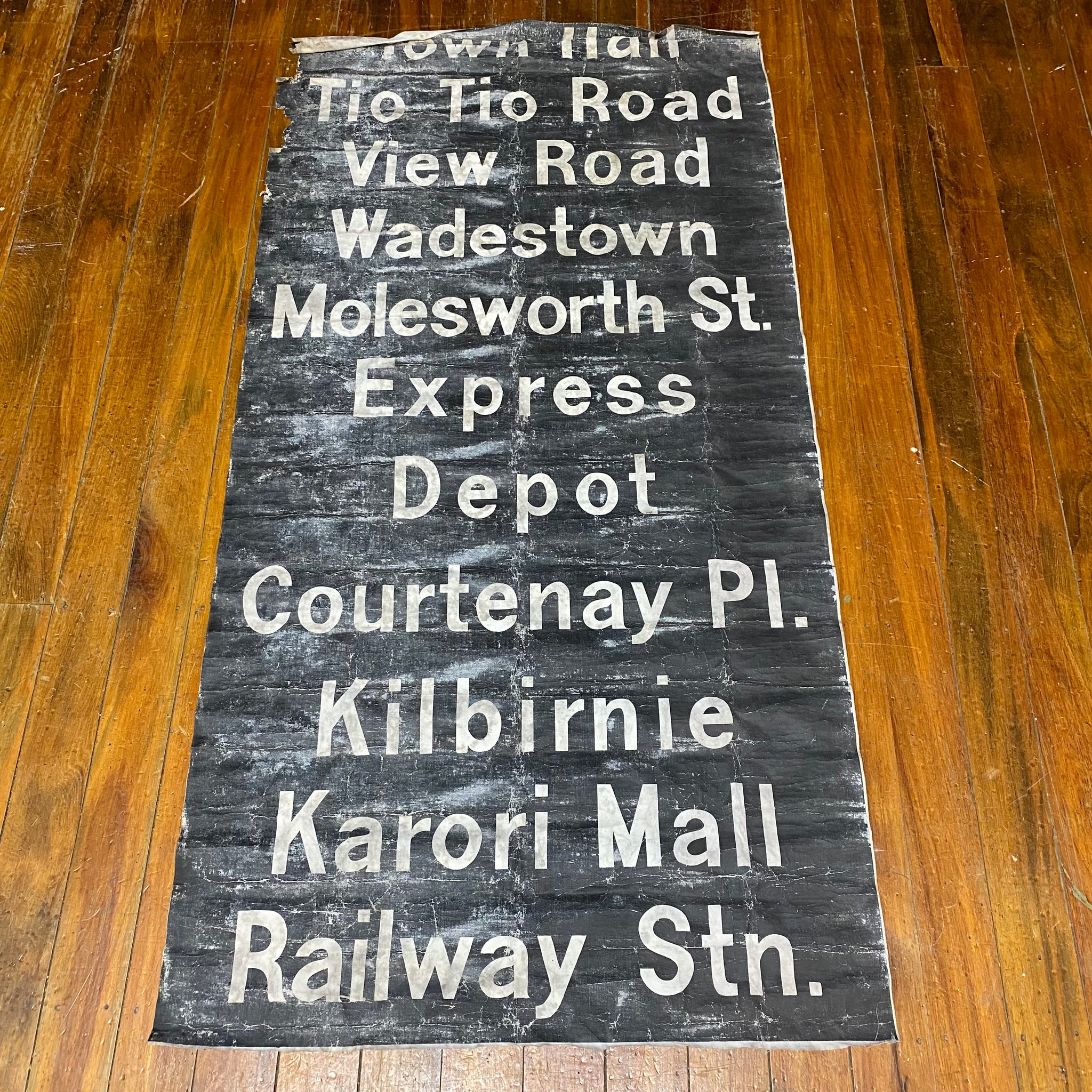 24. Wellington Bus blind