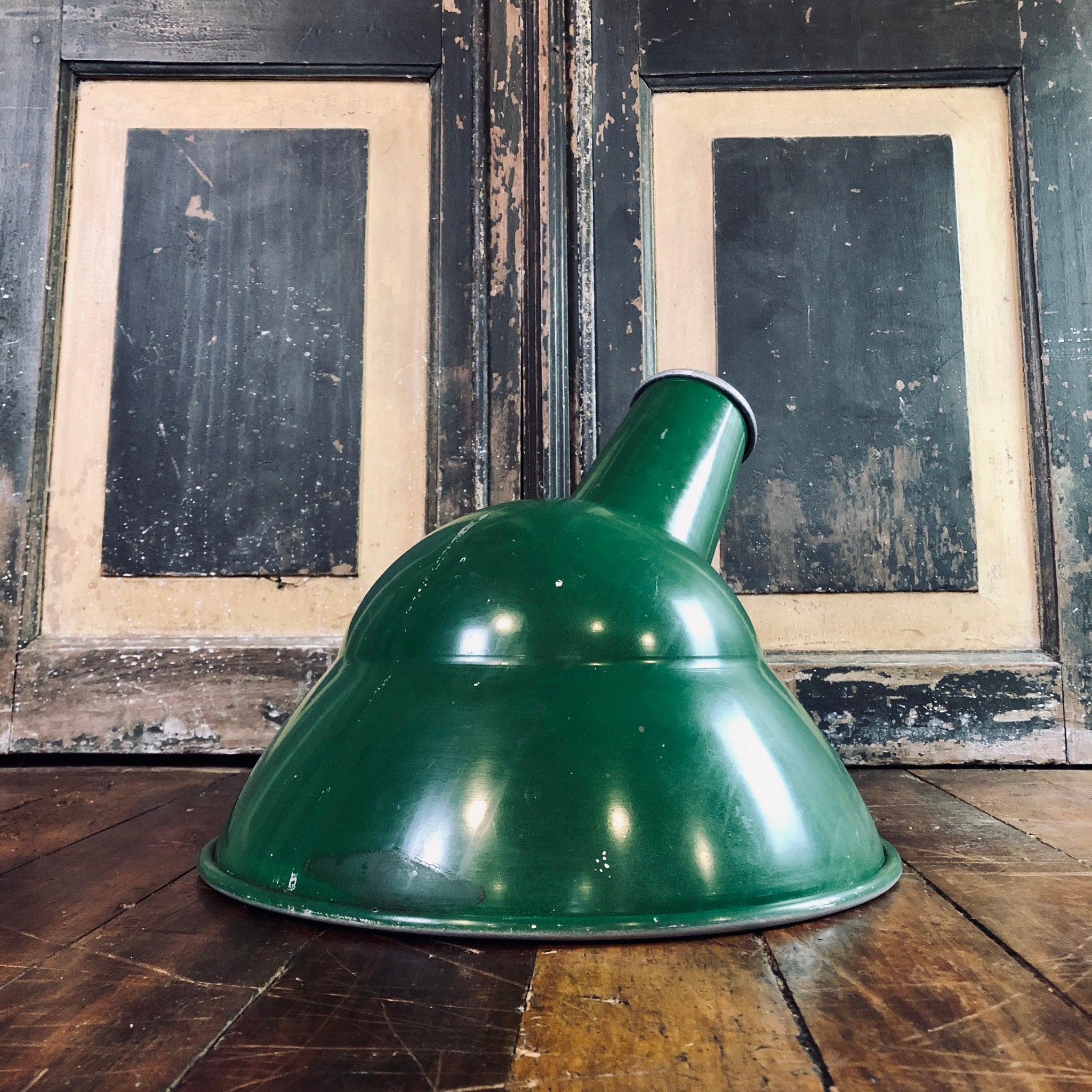 NEECO Parabolic Light (Small)